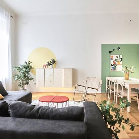Unwind In Style W Sauna Dsgn 2Br Home 布达佩斯 外观 照片