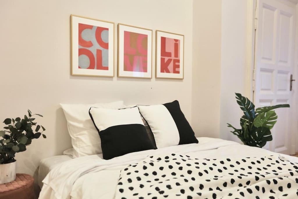 Unwind In Style W Sauna Dsgn 2Br Home 布达佩斯 外观 照片