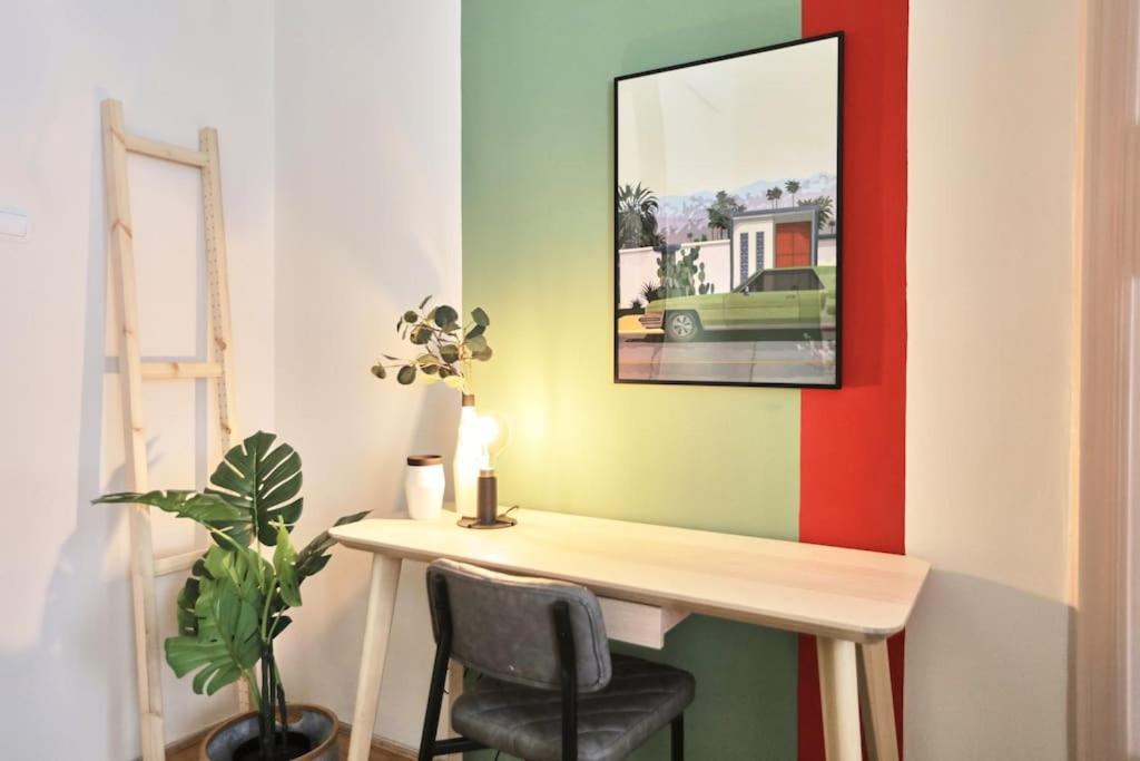 Unwind In Style W Sauna Dsgn 2Br Home 布达佩斯 外观 照片