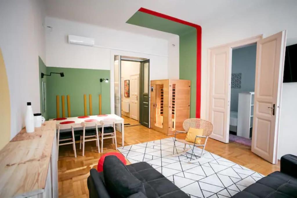 Unwind In Style W Sauna Dsgn 2Br Home 布达佩斯 外观 照片