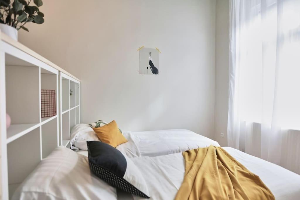 Unwind In Style W Sauna Dsgn 2Br Home 布达佩斯 外观 照片